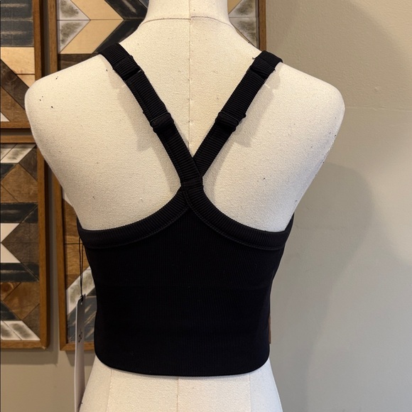 ALO Yoga Seamless Ribbed Favorite Bra Tank in Black size Small NWT - Picture 4 of 6